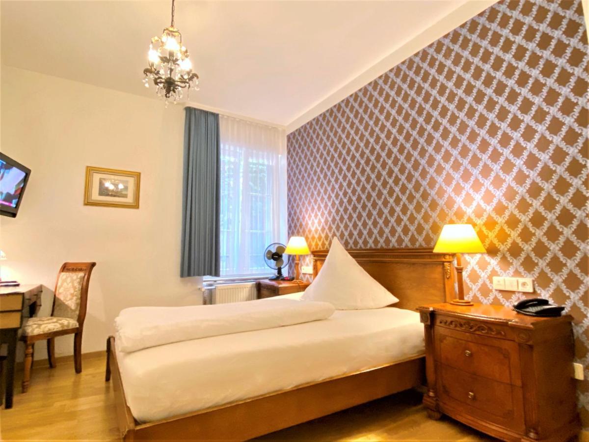 Hotel Rathausgloeckel Baden-Baden Exteriör bild
