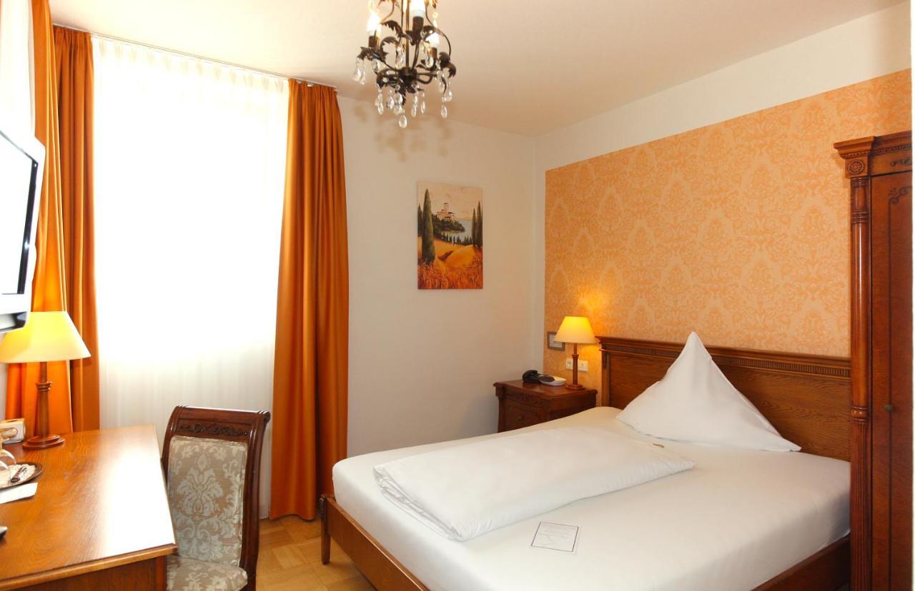 Hotel Rathausgloeckel Baden-Baden Exteriör bild
