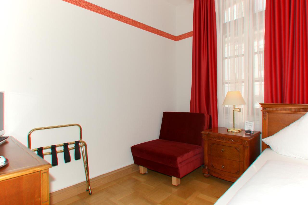 Hotel Rathausgloeckel Baden-Baden Exteriör bild