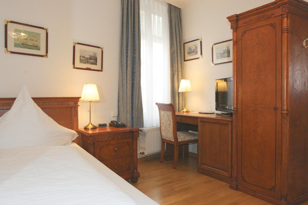 Hotel Rathausgloeckel Baden-Baden Exteriör bild