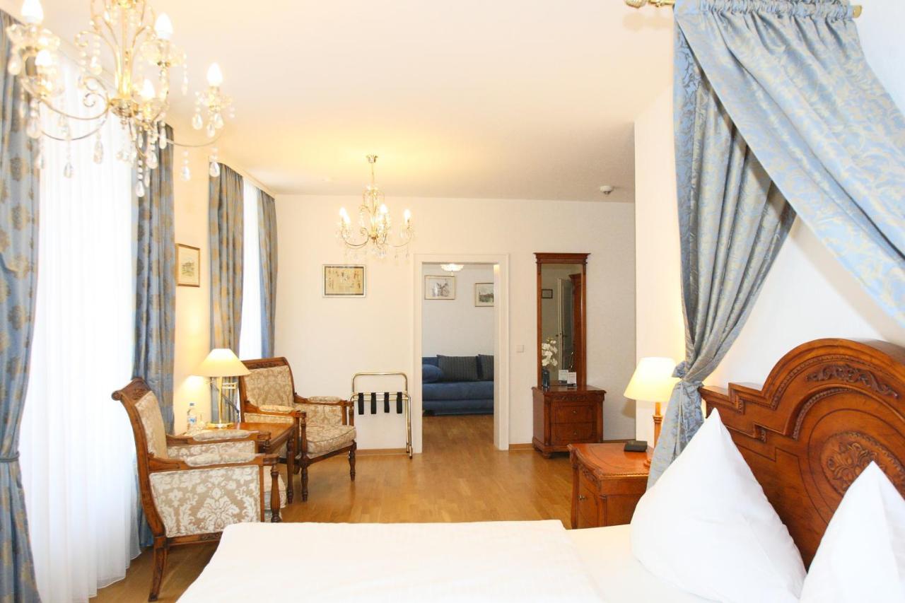 Hotel Rathausgloeckel Baden-Baden Exteriör bild
