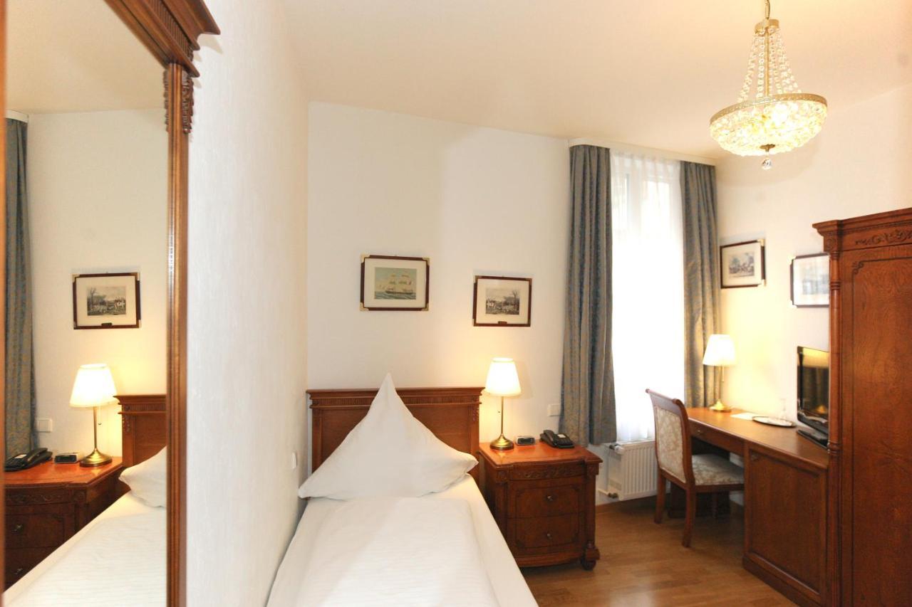 Hotel Rathausgloeckel Baden-Baden Exteriör bild